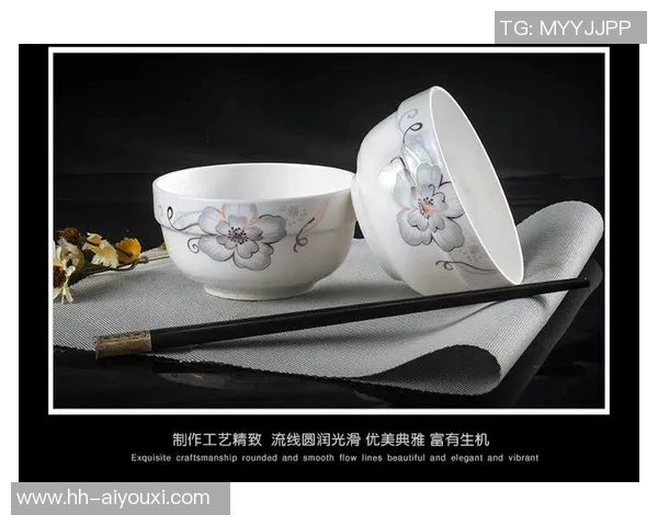 精美足球金边摆件呈现球星风采 精致工艺与经典设计完美结合